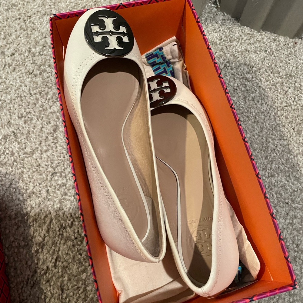 BRAND NEW IN BOX TORY BURCH FLATS